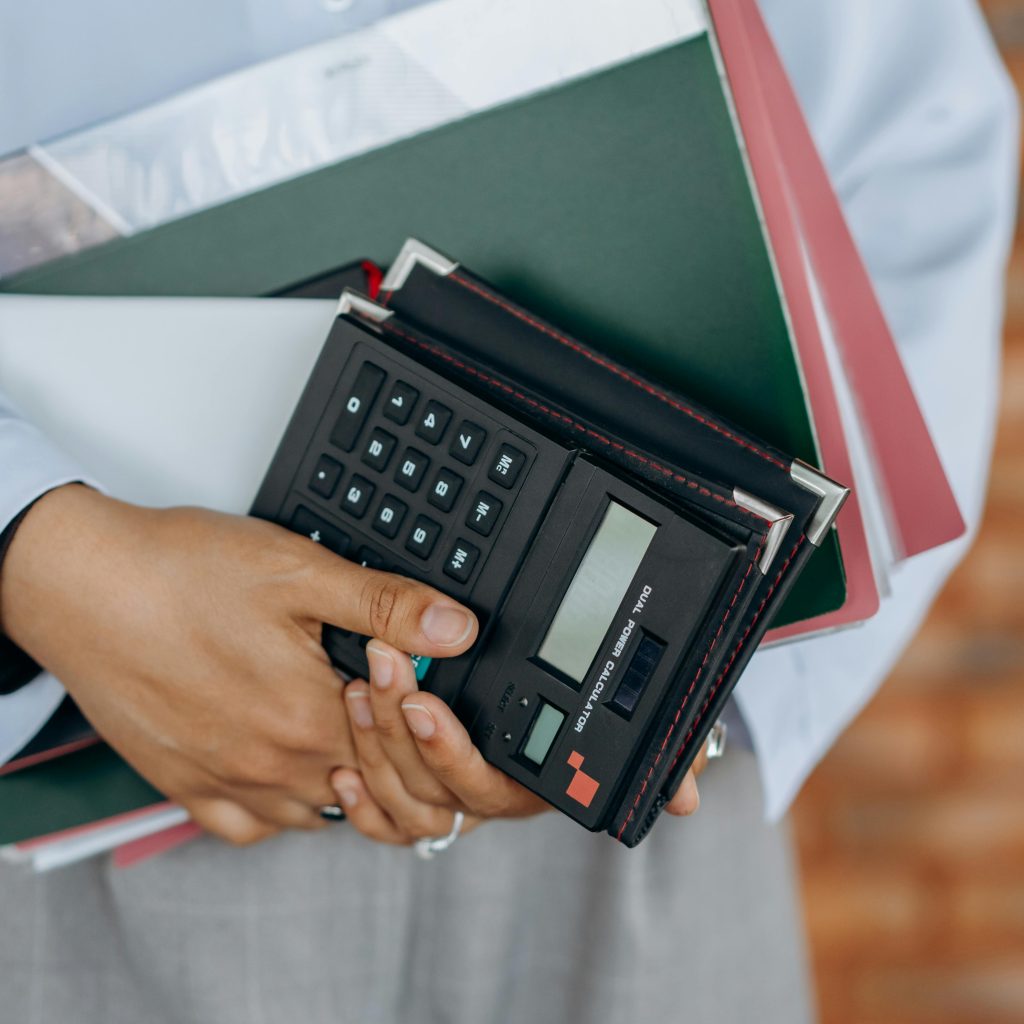 pexels-mikhail-nilov-8297214